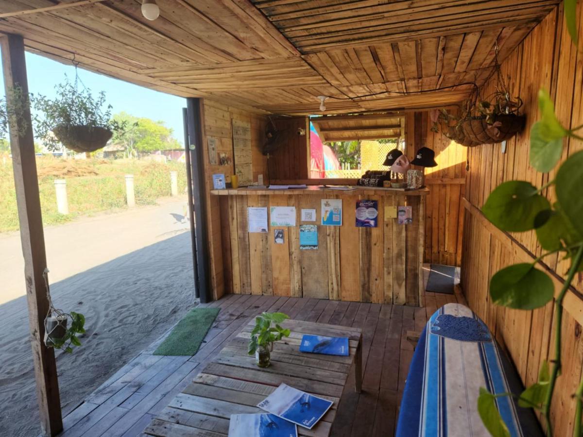 Green Belly Surf Hostel El Paredón Buena Vista Eksteriør billede